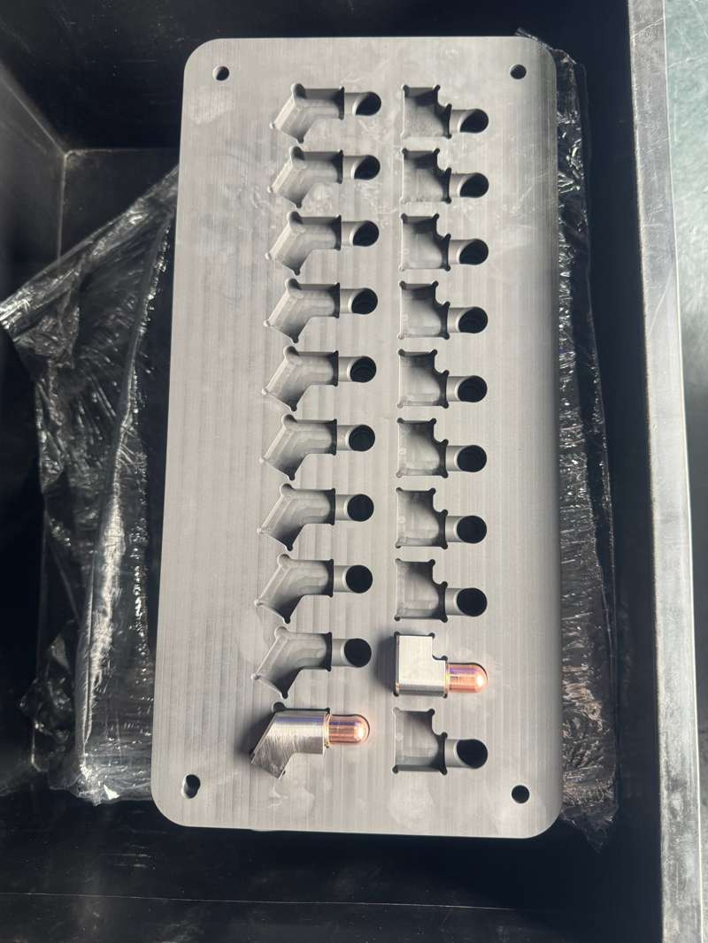 薄板的克星：cpu冷板石墨治具的防变形秘籍